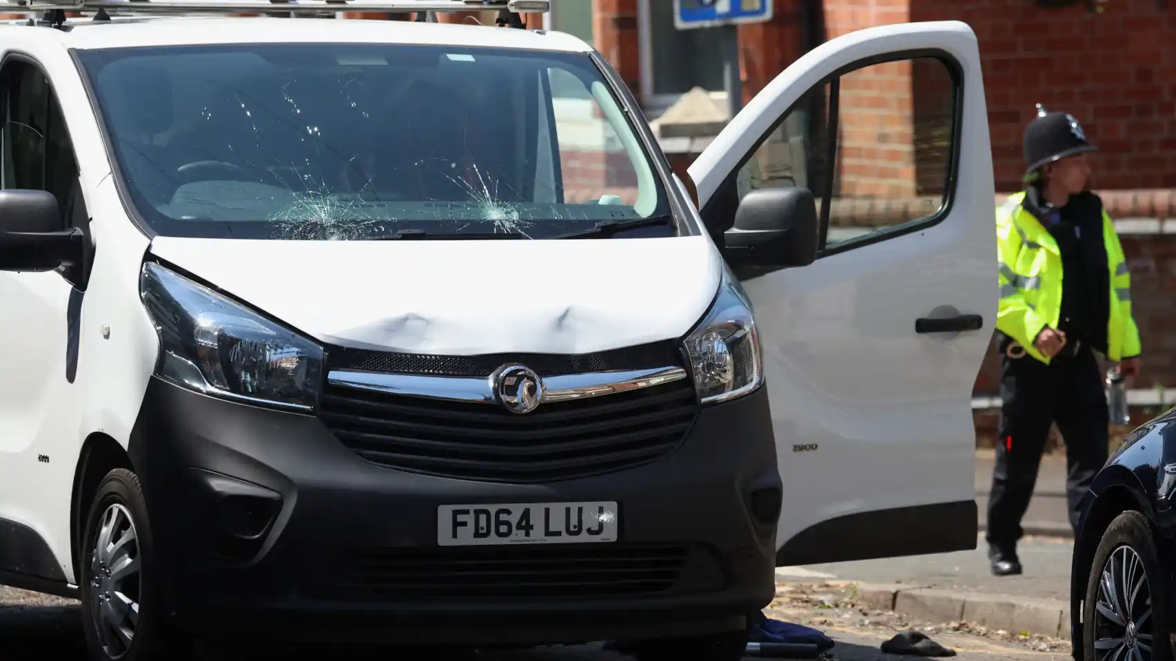 Al menos tres muertos y tres heridos en Nottingham