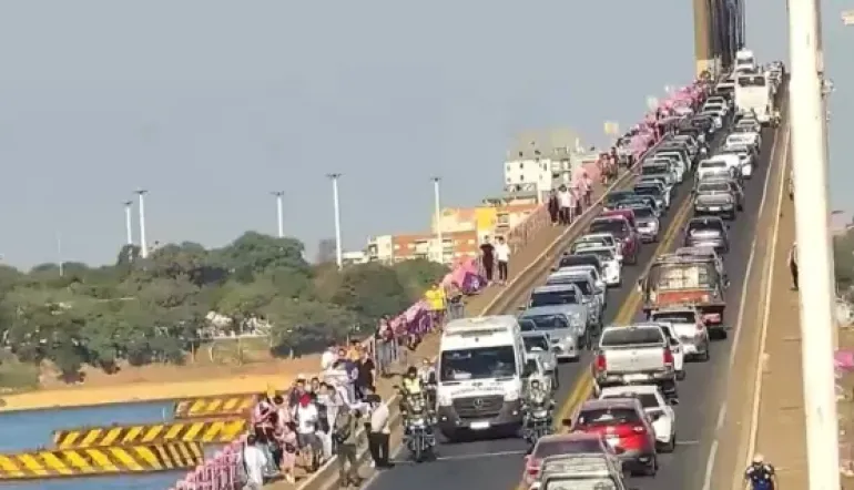 Una masiva convocatoria tuvo lugar en el puente Chaco-Corrientes en apoyo a Cecilia.