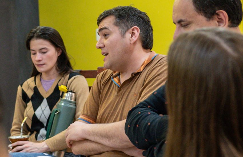 El gobernador Capitanich abordó tres temas principales en su reunión con la Asociación de Kiosqueros: seguridad, energías renovables y políticas de empleo para el sector.