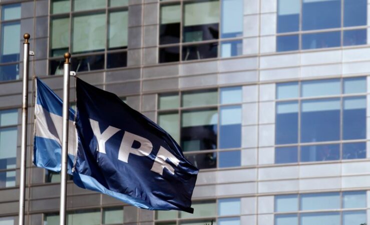 Comienza el proceso judicial relacionado con la expropiación de YPF, en el cual el Estado argentino podría enfrentar un pago de hasta USD 16.000 millones.