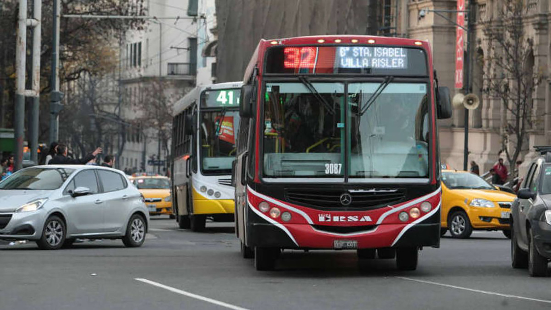 Los conductores de autobús han convocado a una huelga nacional para el viernes: ¿qué sucederá con el transporte en Rosario?