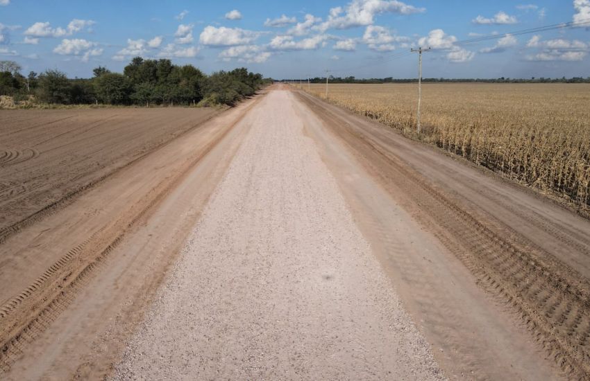 Vialidad Provincial está llevando a cabo la fase final de la obra de pavimentación en la Ruta Provincial N°20.