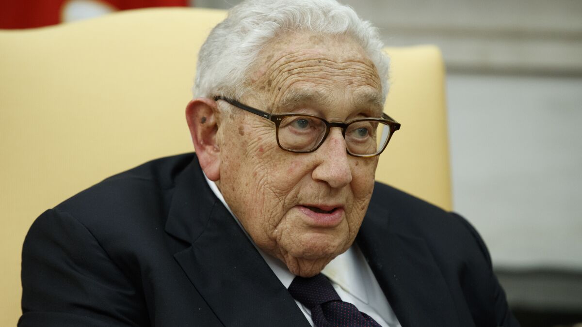 A los 100 años de edad, Henry Kissinger regresó a China y se reunió con Xi Jinping