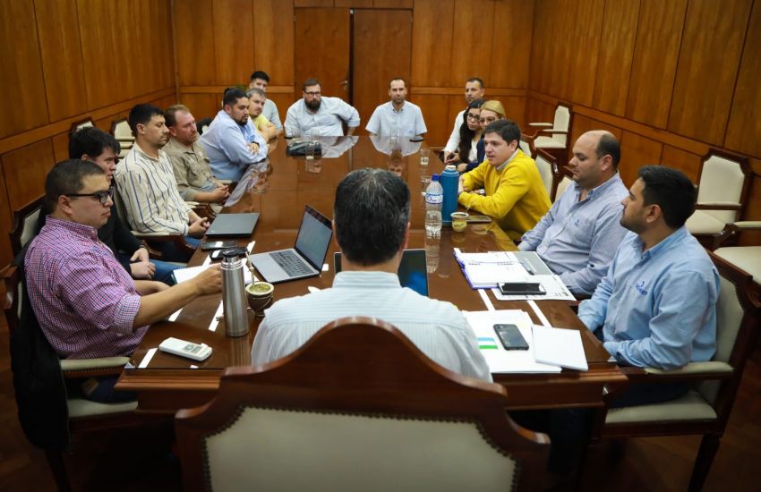 El gobernador Jorge Capitanich y el personal de la empresa eléctrica Secheep evaluaron las medidas implementadas para mejorar la calidad del servicio.