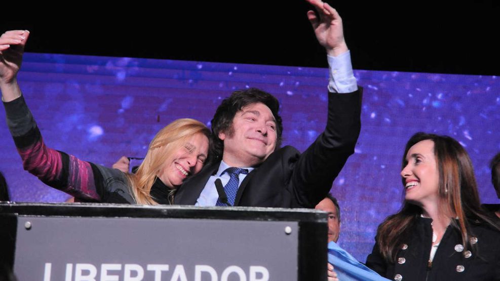 Resultados de las Elecciones Primarias 2023: Reconfiguración del Escenario Político Argentino tras la Inesperada Victoria de Javier Milei.