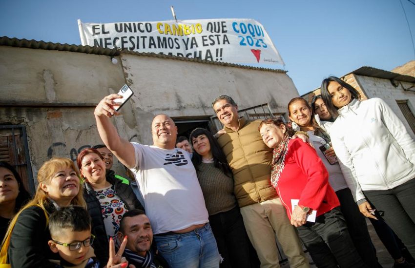 AGENDA DE PROXIMIDAD: CAPITANICH SE REÚNE CON VECINOS DE RESISTENCIA Y ENTREGA 13 VIVIENDAS DE CARÁCTER SOCIAL