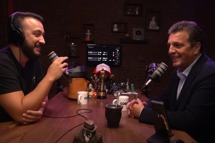 Massa expresó que la falta de transparencia en el gobierno no debería limitarse a campañas publicitarias, sino que debería reflejarse en la legislación.