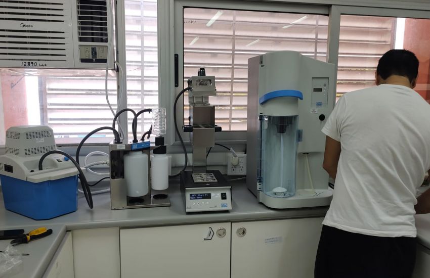 El Instituto (ICCTI) ha donado un equipo de determinación de nitrógeno al Centro de Investigación de Química Orgánica y Biológica