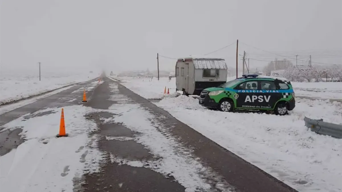 Se han emitido dos alertas meteorológicas importantes debido a fuertes vientos y nevadas en varias provincias de Argentina.