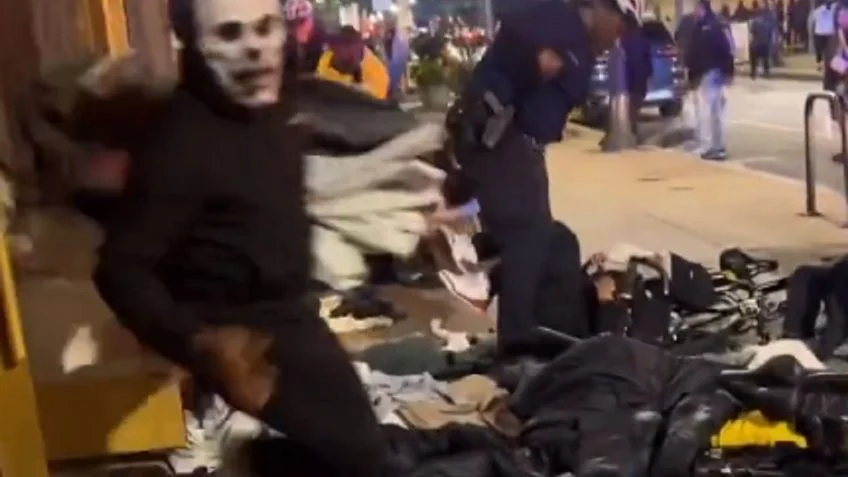 Videos muestran el saqueo de la tienda Apple y otras tiendas de lujo en Filadelfia.