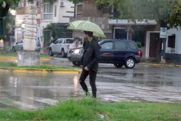 Cinco departamentos del Chaco se encuentran en alerta amarilla debido a la previsión de tormentas intensas, según el anuncio del Servicio Meteorológico Nacional.