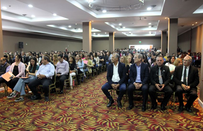 En Villa Ángela, se está llevando a cabo el primer Congreso Provincial de Educación Pública