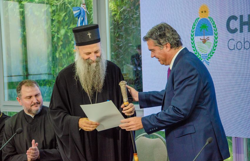 El gobierno provincial otorgó el título de “Huésped de Honor” al Patriarca Porfirije de la Iglesia Ortodoxa Serbia durante su visita a la provincia.