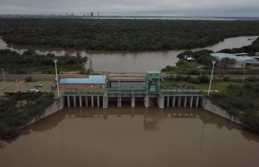 APA: Ante el aumento del caudal del río Paraná, cerró las compuertas en el dique ubicado sobre el río Negro.