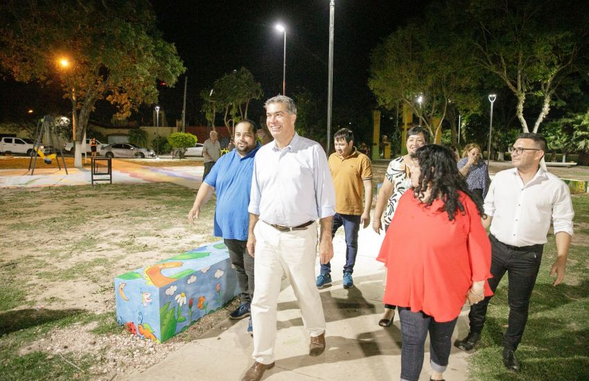 Jorge Capitanich celebró la apertura de diversas obras en La Tigra, que incluyen la inauguración de una plazoleta, un salón de usos múltiples y la renovación de una escuela.