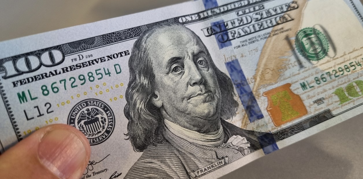 “El seguimiento en tiempo real de las cotizaciones del dólar oficial y del dólar blue hoy, jueves 7 de diciembre, revela un aumento constante.