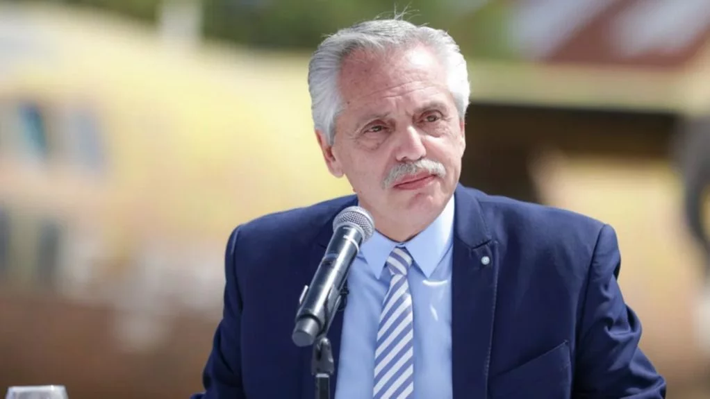 Alberto Fernández se retira de la Casa Rosada criticando a Cristina: “Es demasiado personalista”