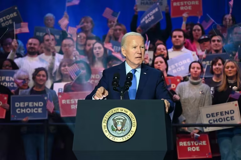 Biden afirmó que Trump prácticamente tiene asegurada la nominación republicana después de ganar en New Hampshire