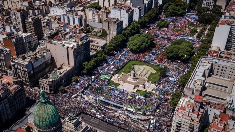 Advertencia a Milei: Los cambios no pueden hacerse sin concenso