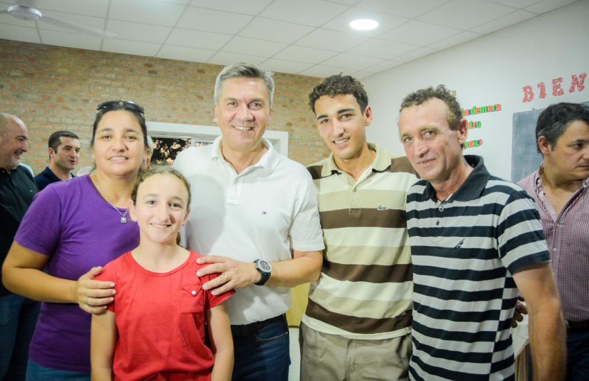 PAMPA DEL INFIERNO: ENTREGA DE KITS A PRODUCTORES APÍCOLAS POR PARTE DEL GOBIERNO PROVINCIAL