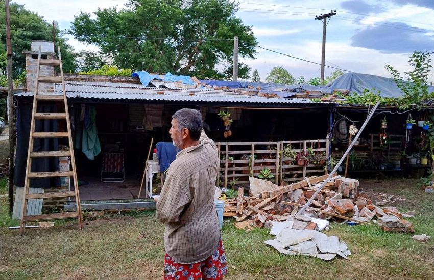 LA LOCALIDAD DE LA VERDE FUE AFECTADA POR UN TORNADO Y FUNCIONARIOS DE GOBIERNO LLEGARON PARA ATENDER LAS DEMANDAS INMEDIATAMENTE