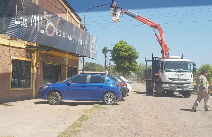 VECINOS DE FONTANA AGRADECIERON AL GOBERNADOR EL RÁPIDO ACCIONAR DE LA ILUMINACIÓN EN EL BARRIO VICENTINI