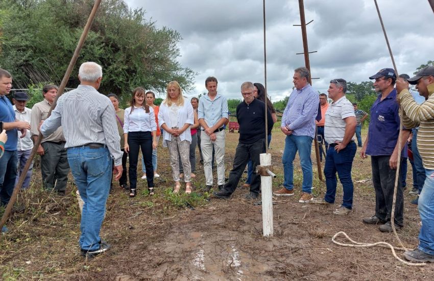 Fontana: nueva perforación equipada con bomba en el consorcio rural Nº53