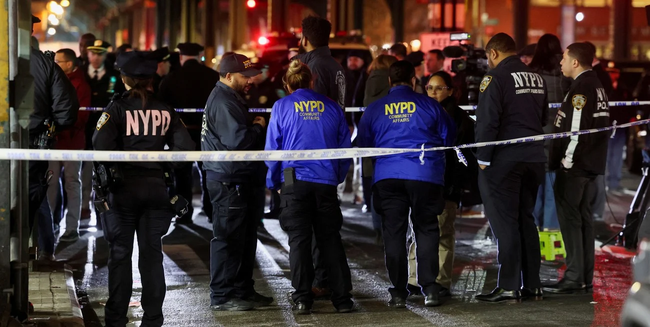 Un tiroteo en una estación del metro de Nueva York, dejó un saldo trágico