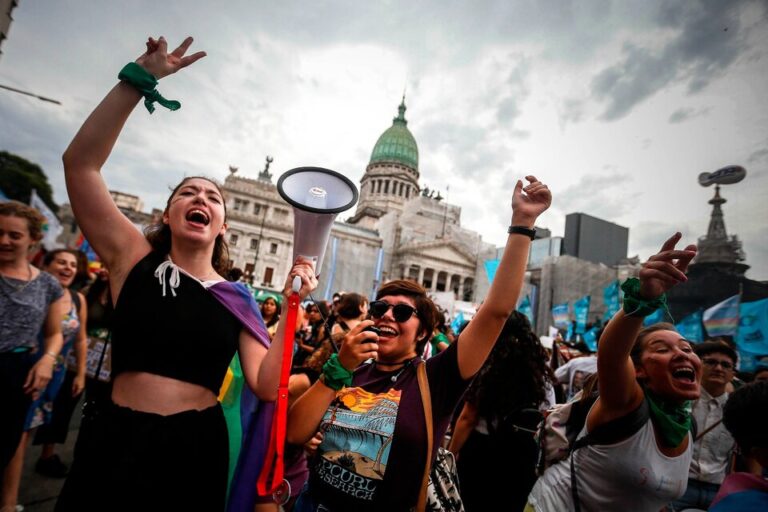 El 8M: una oleada para detener el avance de la ultraderecha