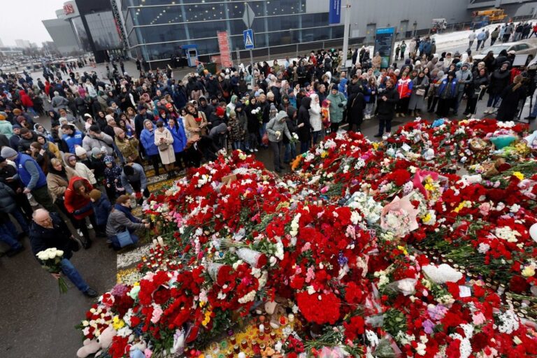 Mientras avanza la investigación, Rusia llora a las víctimas del atentado