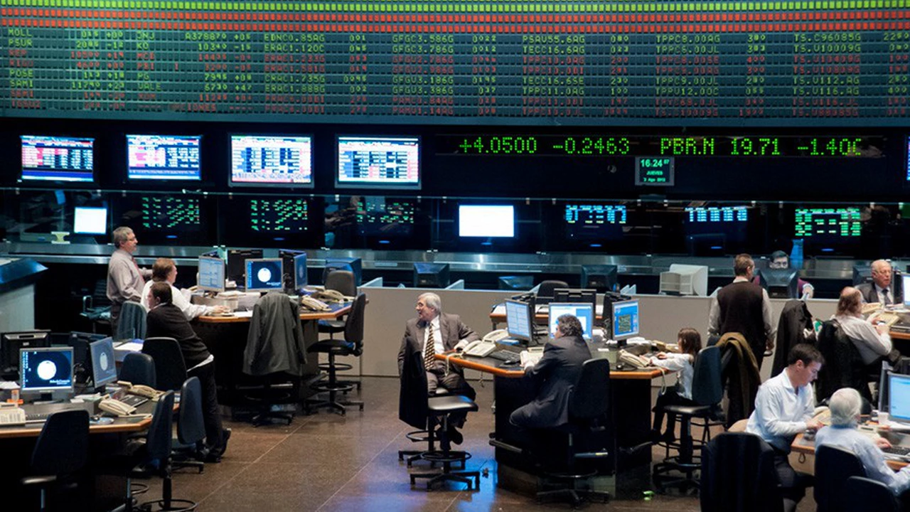 Durante momentos de incertidumbre global, los inversores suelen mostrar una aversión al riesgo, lo que lleva a una reacción en los mercados financieros.