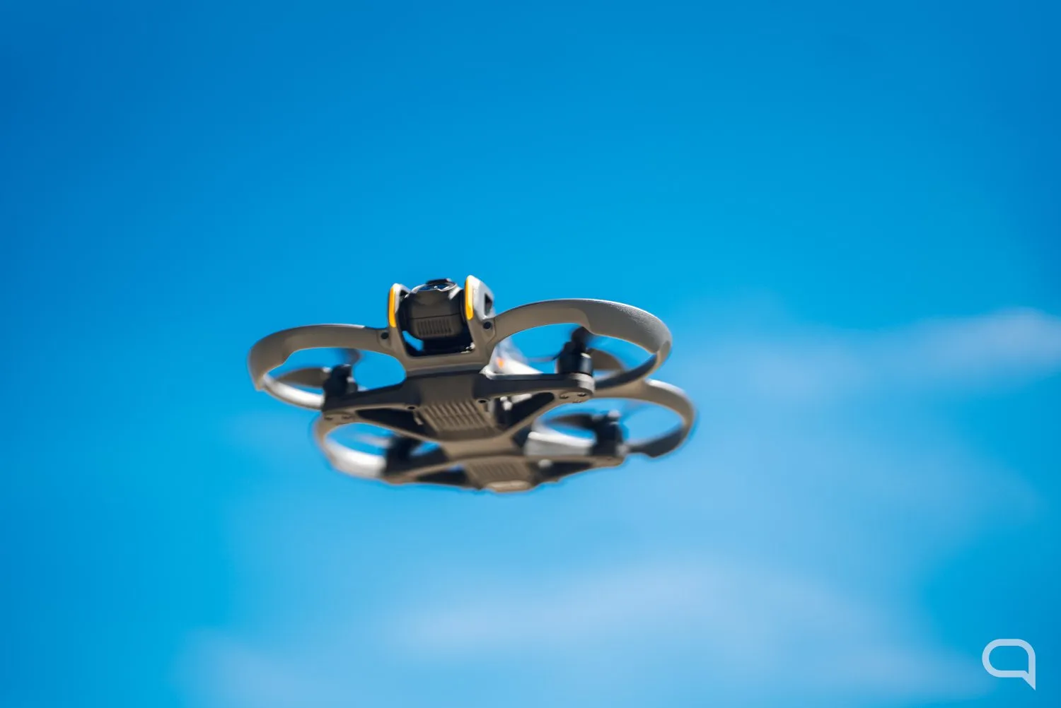 El análisis del DJI Avata 2 destaca su avance tecnológico y su capacidad para proporcionar diversión al usuario.