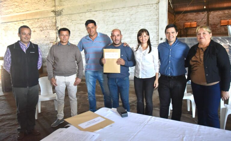 EL GOBIERNO PROVINCIAL ENTREGÓ LA CANCELACIÓN DE HIPOTECAS A PRODUCTORES TABACALEROS DE SAN MARTÍN: