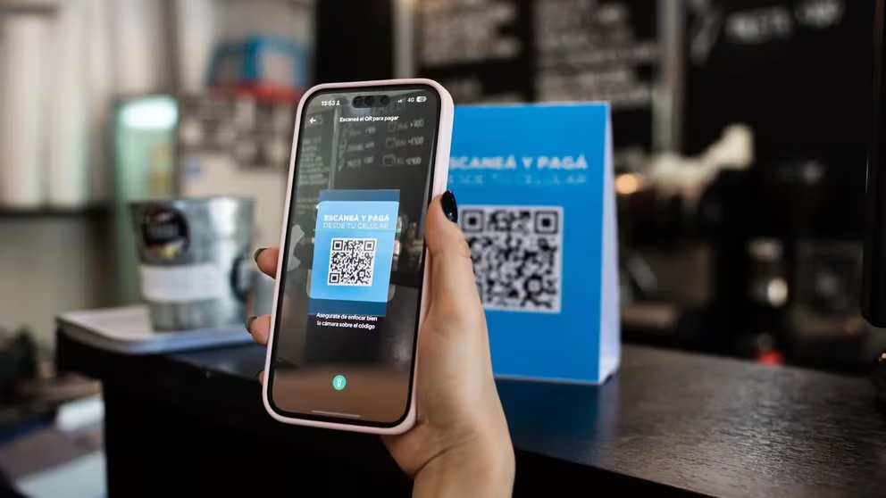 Mercado Pago se opone a abrir su red: no permitirá transacciones QR con tarjetas desde otras plataformas de billeteras.