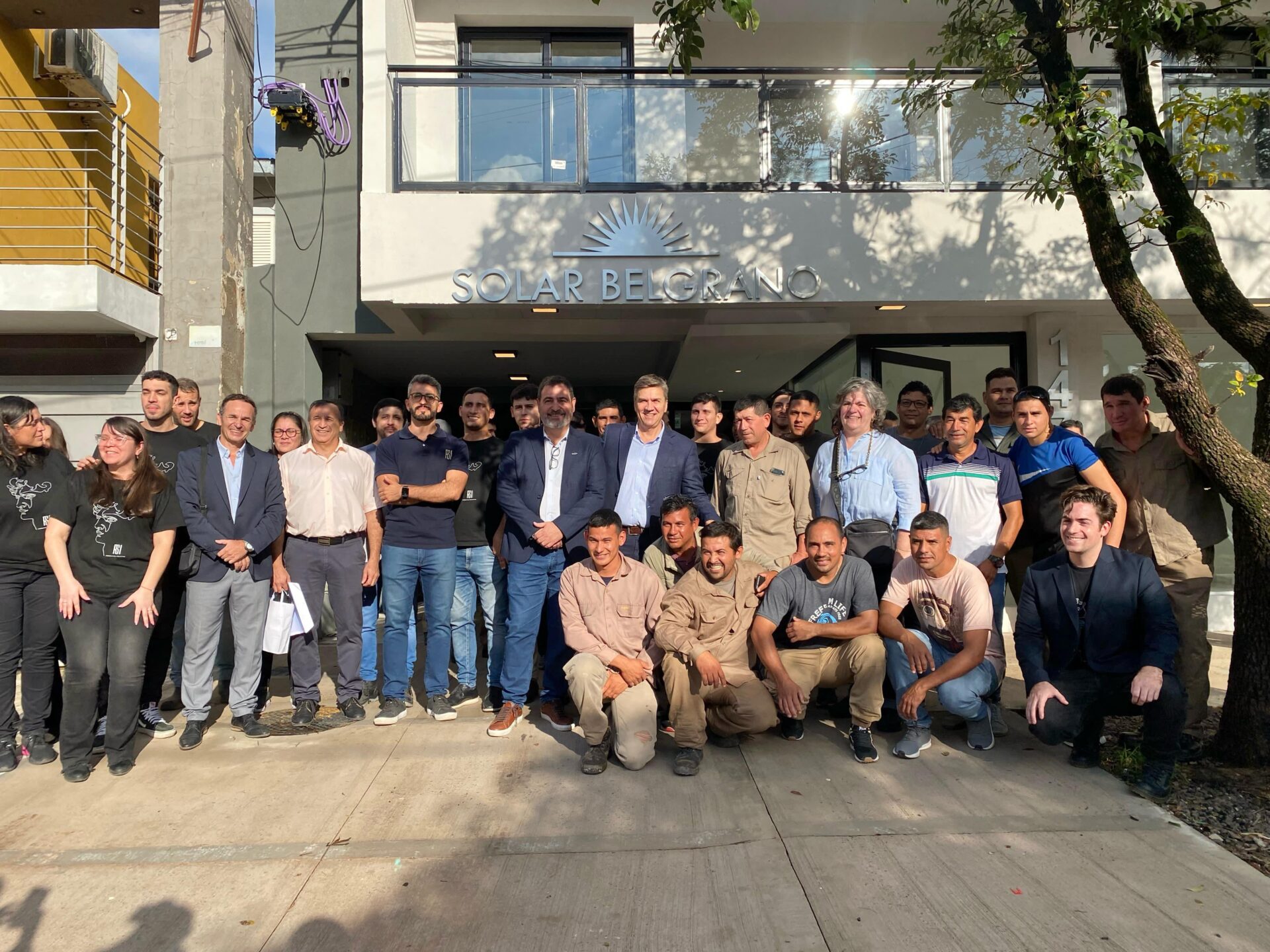 EN EL DÍA DEL TRABAJADOR DE LA CONSTRUCCIÓN, EL GOBERNADOR ACOMPAÑÓ LA INAUGURACIÓN DEL EDIFICIO “SOLAR BELGRANO”