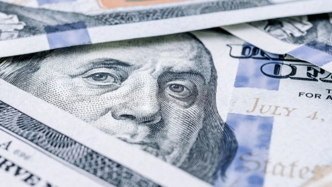 El dólar vuelve a generar titulares: ¿qué está impulsando su ascenso esta vez?