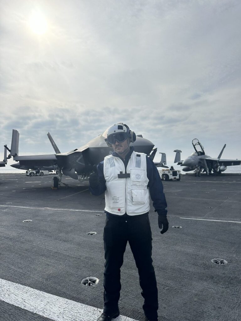 Petri y Mondino en el portaaviones “George Washington”: Señal de una alianza fortalecida con EE.UU.