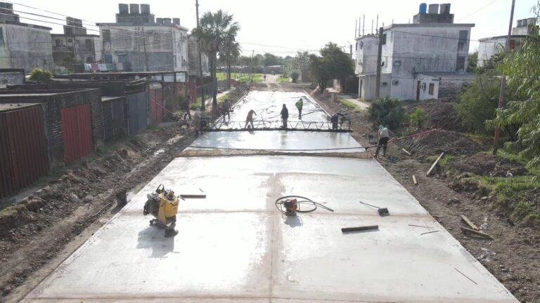 El Gobierno Provincial Ejecuta 15 Cuadras de Pavimento en el Barrio UPCP de Resistencia