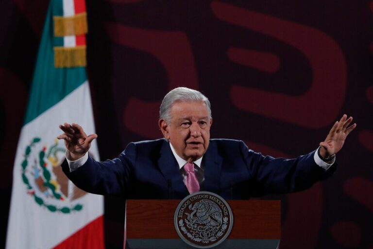 Tras la orden de Biden de restringir el ingreso de migrantes, López Obrador solicita a EE.UU. que deporte a migrantes directamente a sus países