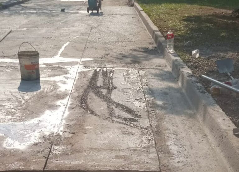 El Gobierno Provincial Avanza con Trabajos de Perfilado y Enripiado en Resistencia