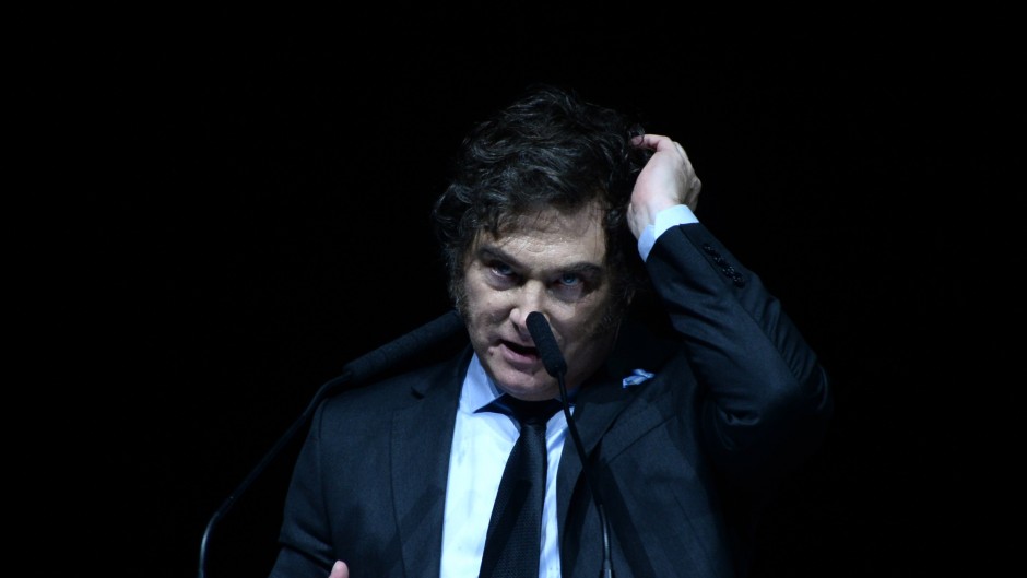 Milei Denuncia Intento de Golpe Financiero por Parte de un Banco que Ejecutó los Puts