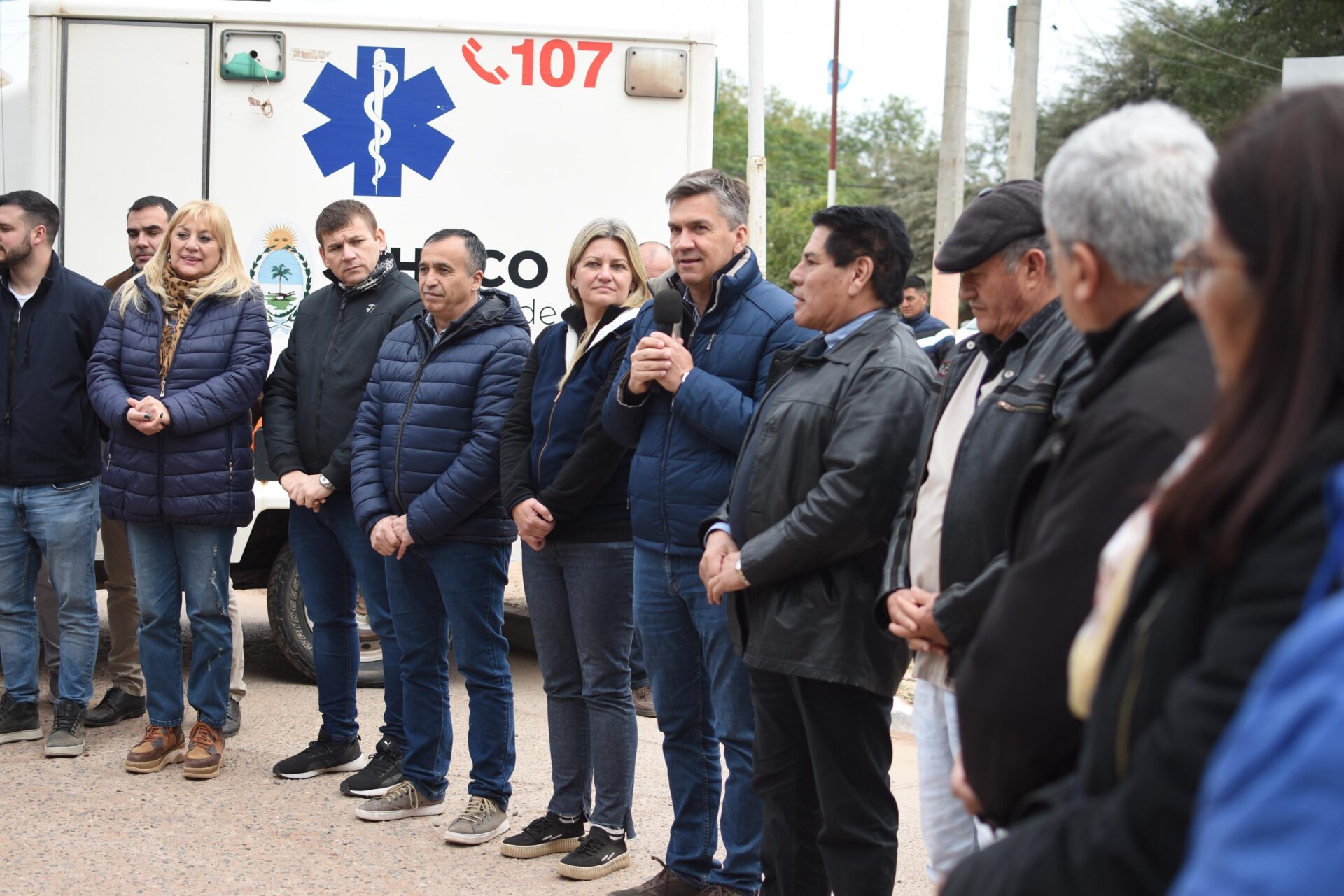 Misión Nueva Pompeya: El Gobernador Zdero Entregó Equipamientos de Comunicaciones para Ambulancias y Se Incorporaron Nuevos Médicos