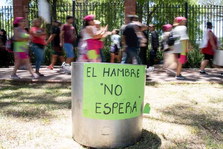 Organizaciones Sociales Marchan contra la Ministra Pettovello por Desabastecimiento de Comedores