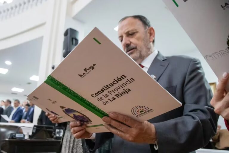 Quintela jurará la reforma de la Constitución de La Rioja con Kicillof como invitado