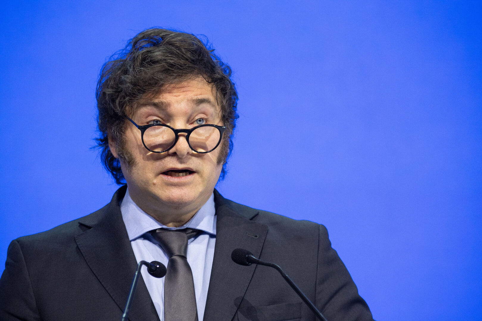 El Gobierno Reglamenta la Primera Parte de la Ley Bases: Privatizaciones, Empleo Público y Procedimiento Administrativo