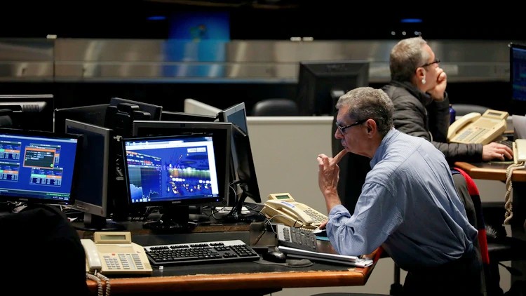 Acciones y Bonos en Dólares Comienzan el Mes con Fuerte Alza: Principales Ganadores