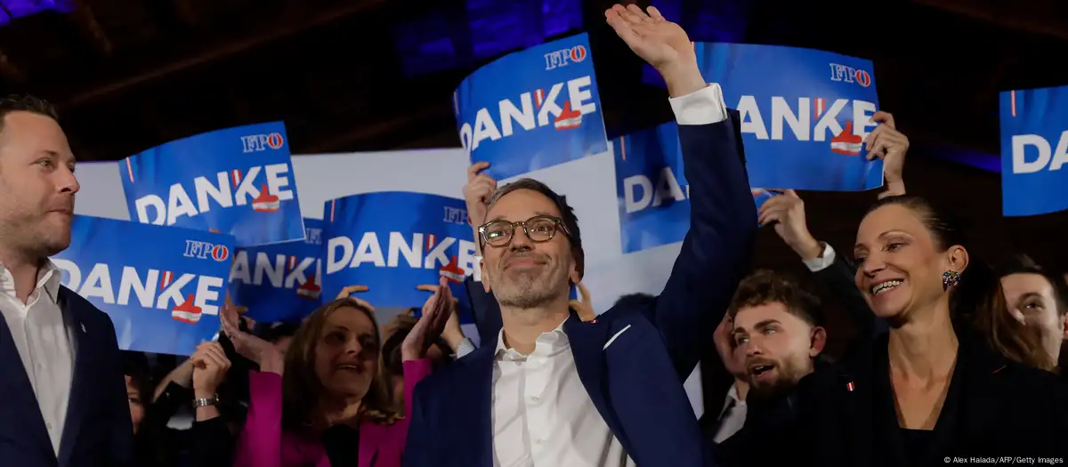 Extrema derecha gana elecciones legislativas en Austria, liderada por Herbert Kickl