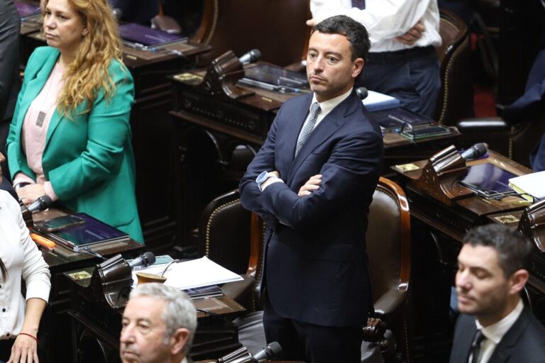 Crisis en la UCR: Facundo Manes y diputados piden separar a los disidentes, pero De Loredo resiste