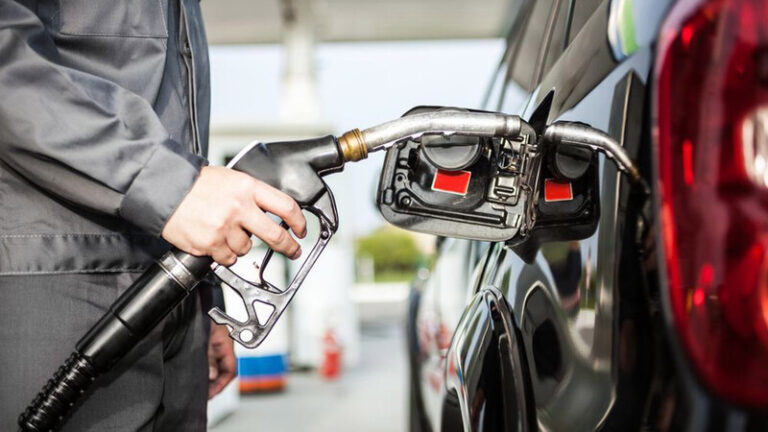 Aumento de Combustibles: Estrategias para Ahorrar hasta un 30% en la Carga de Nafta y Gasoil