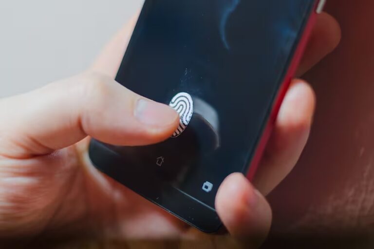 BrutePrint: el ataque capaz de vulnerar el lector de huellas digitales en smartphones